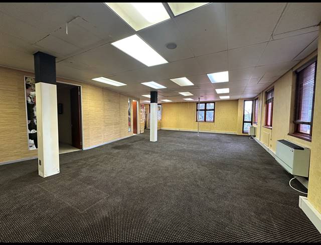 950M² OFFICE TO LET IN WOODMEAD